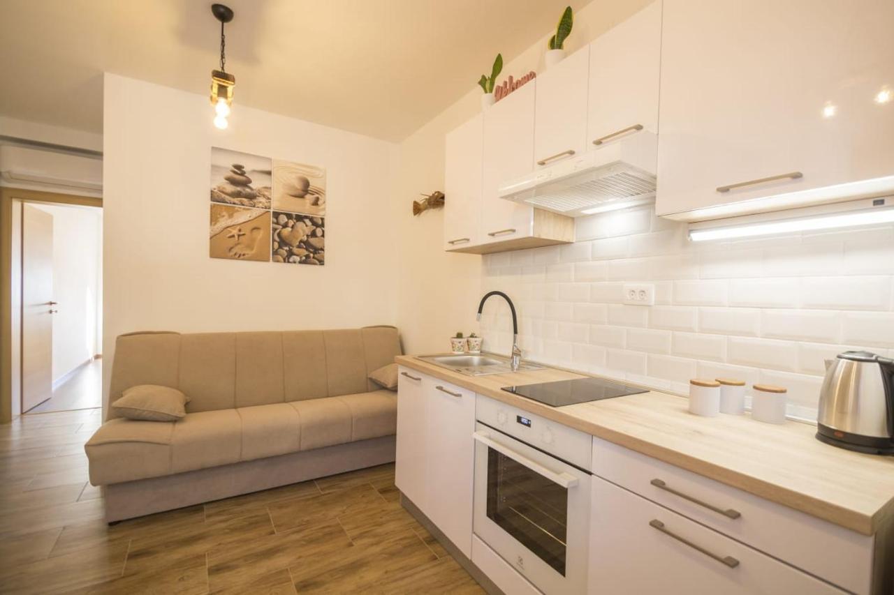 Little Bee Apartment Komiža Dış mekan fotoğraf